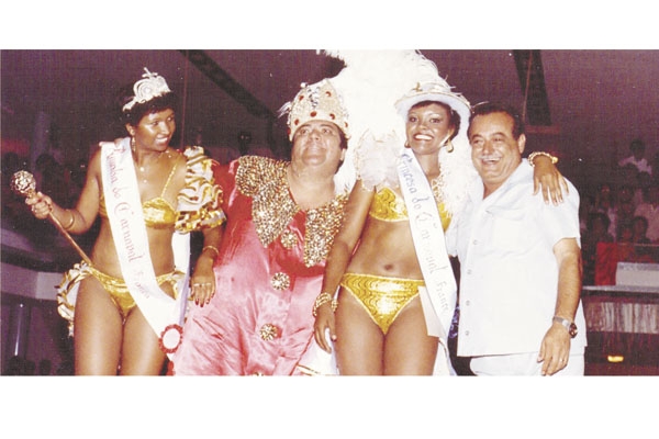 Como hoje é Carnaval, estou destacando esta foto do amigo Luís Cláudio do MIS, feita no interior da AEC-Centro, durante o Carnaval do ano de 1983
